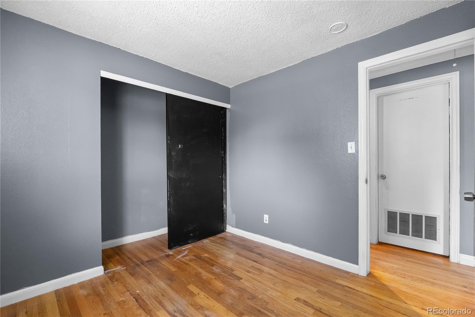 MLS Image #11 for 4011 e pikes peak avenue,colorado springs, Colorado