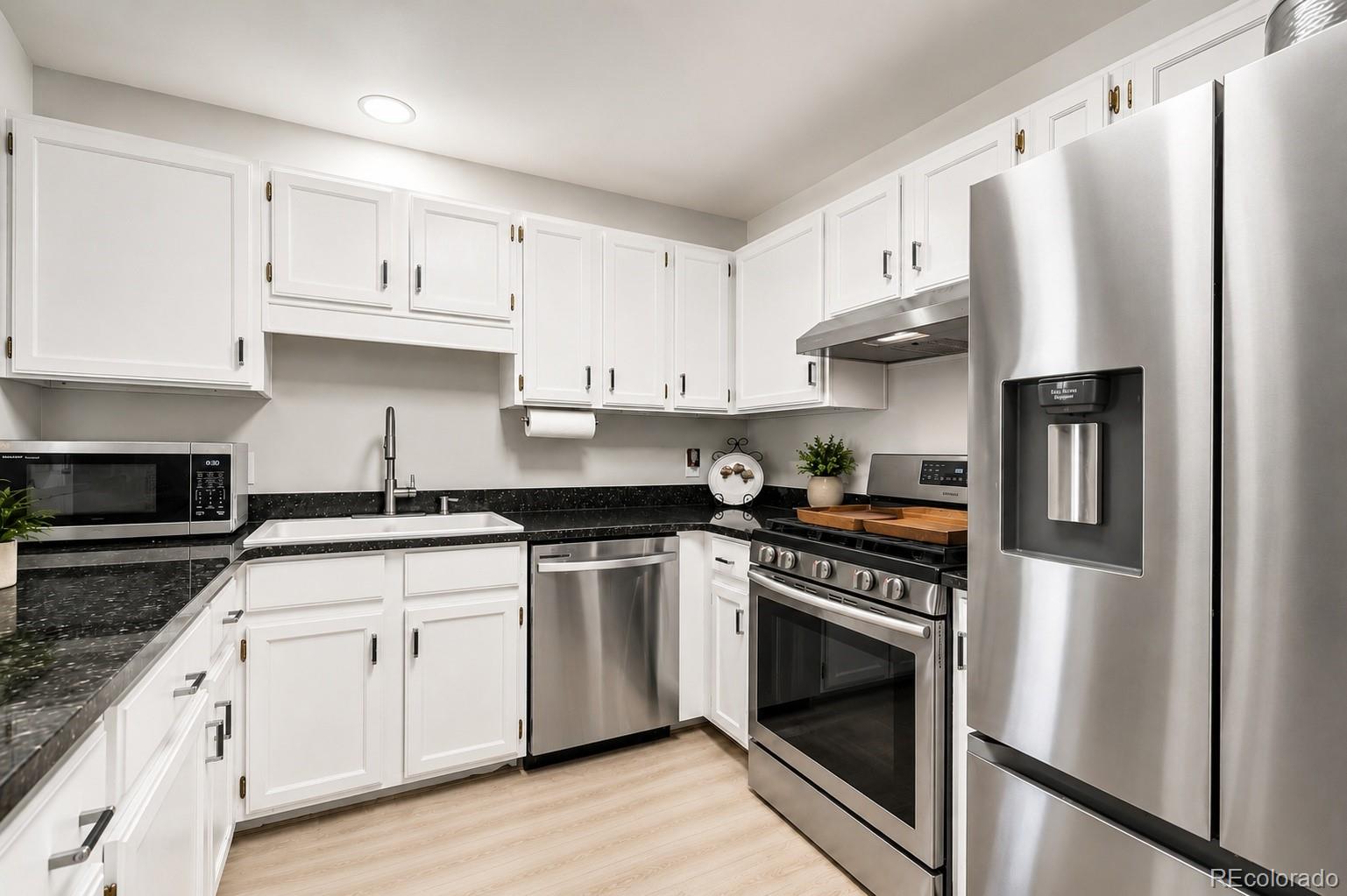 MLS Image #3 for 2058 s balsam street,lakewood, Colorado