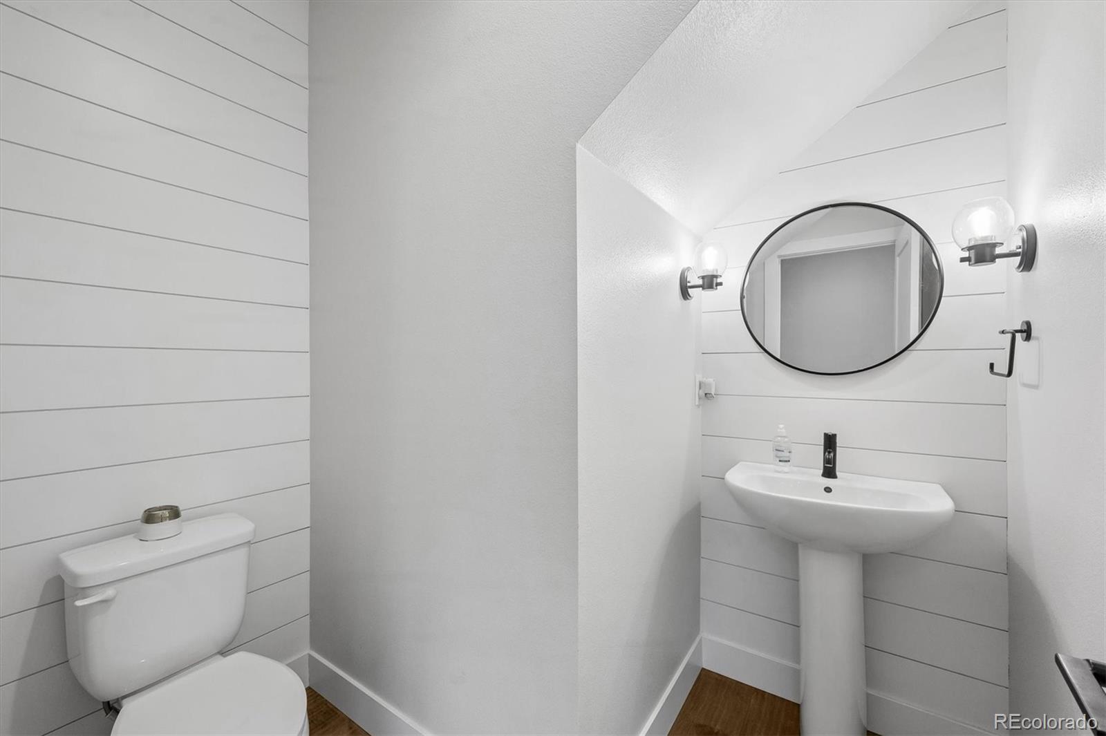 MLS Image #10 for 2478 s delaware street,denver, Colorado