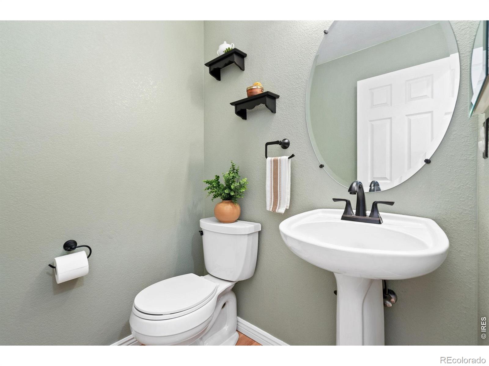 MLS Image #11 for 1890  twin lakes circle,loveland, Colorado