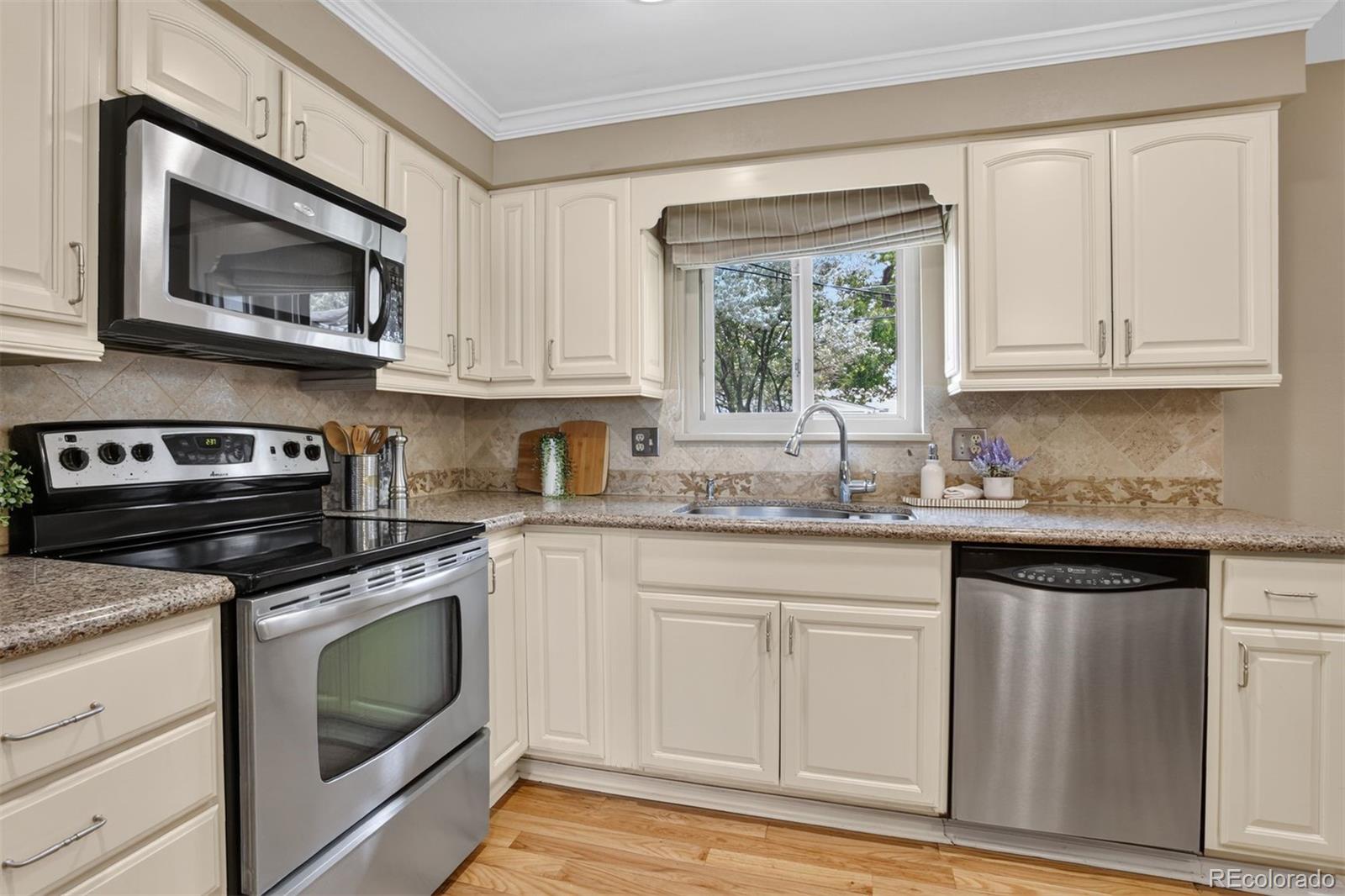 MLS Image #9 for 1833 s carr street,lakewood, Colorado