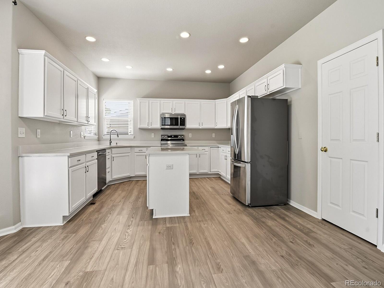 MLS Image #7 for 3261 e 102nd court,denver, Colorado