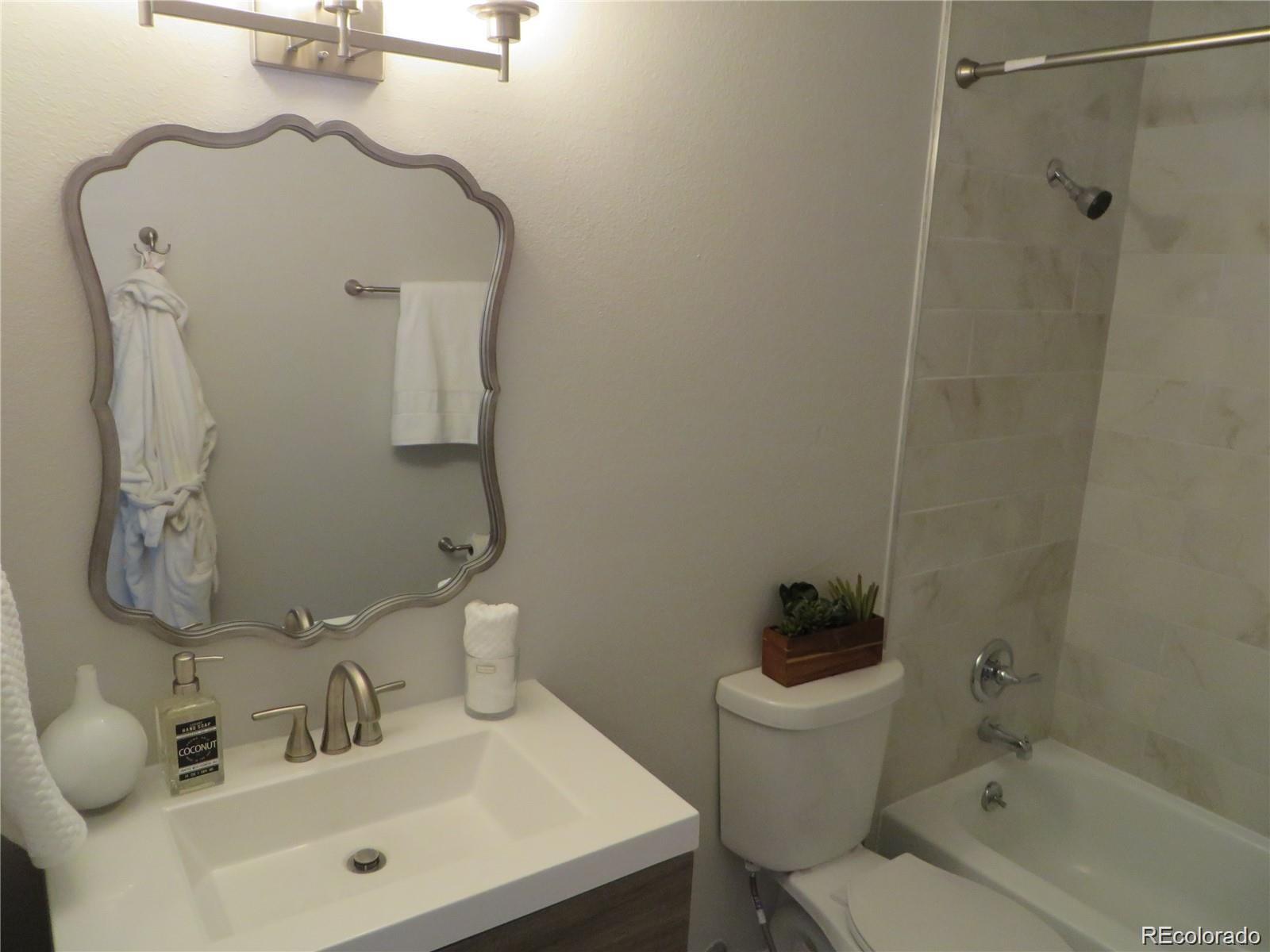 MLS Image #14 for 10150 e virginia avenue,denver, Colorado