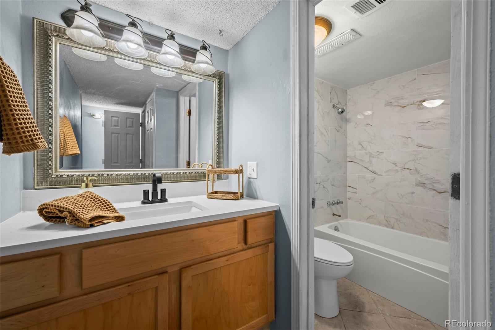 MLS Image #10 for 3121 s tamarac drive,denver, Colorado