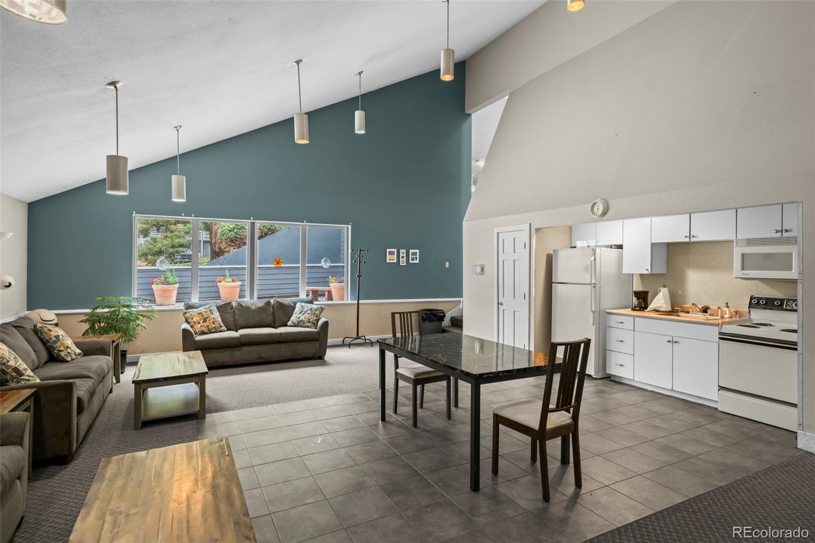 MLS Image #18 for 3121 s tamarac drive,denver, Colorado