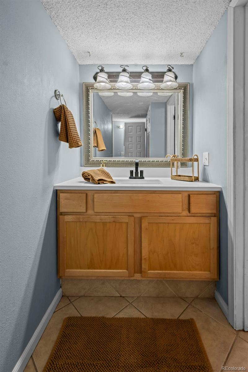 MLS Image #9 for 3121 s tamarac drive,denver, Colorado