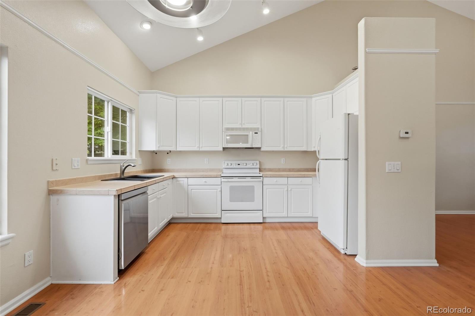 MLS Image #3 for 1161  riddlewood road,highlands ranch, Colorado