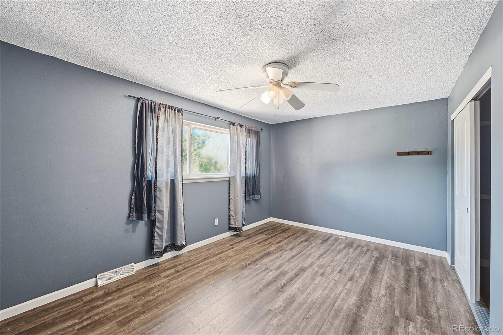 MLS Image #15 for 976  coronado parkway,denver, Colorado