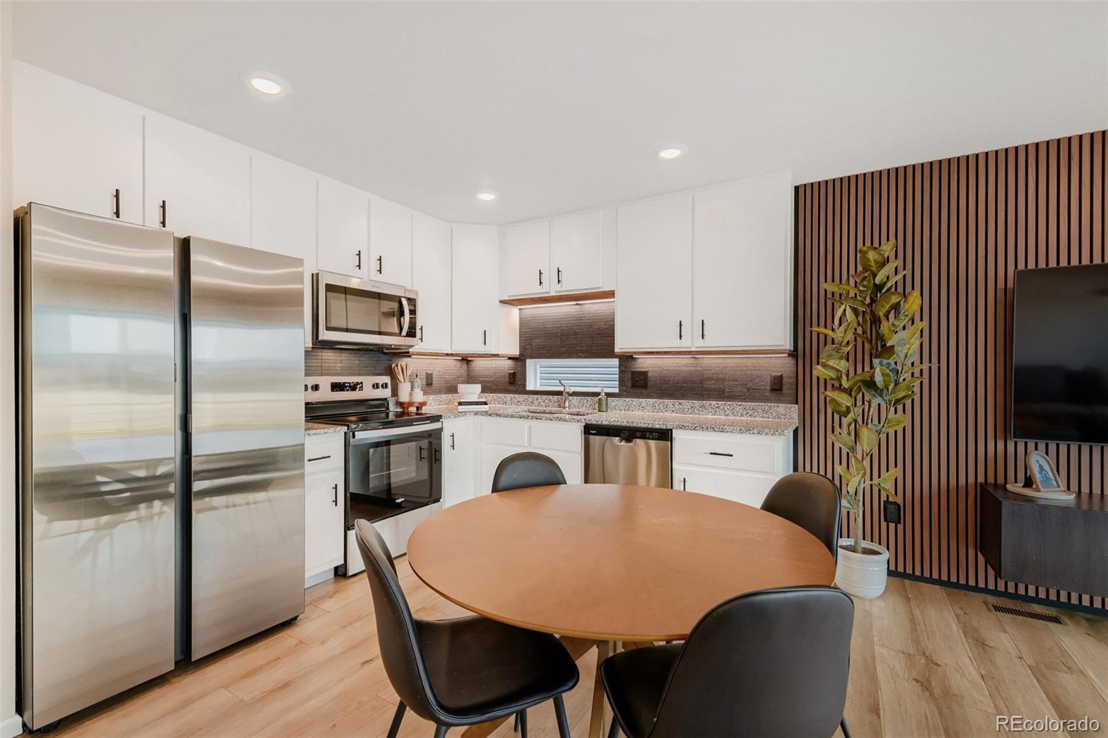 MLS Image #10 for 18057 e 51st avenue,denver, Colorado