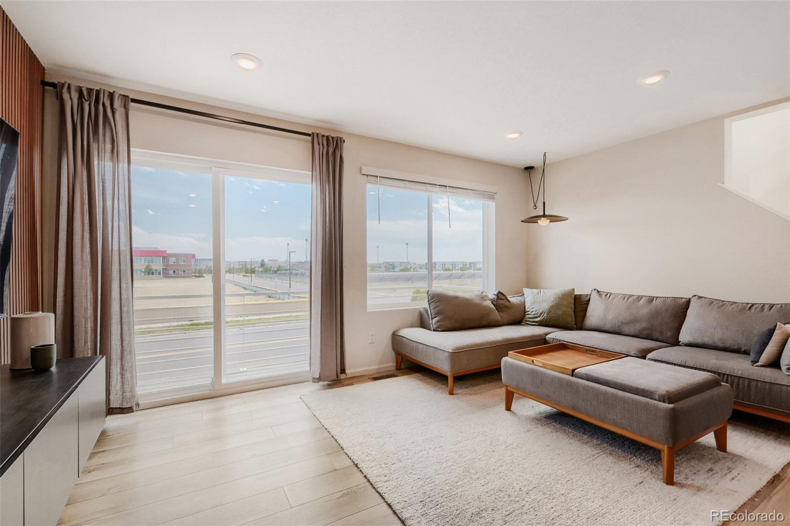 MLS Image #7 for 18057 e 51st avenue,denver, Colorado