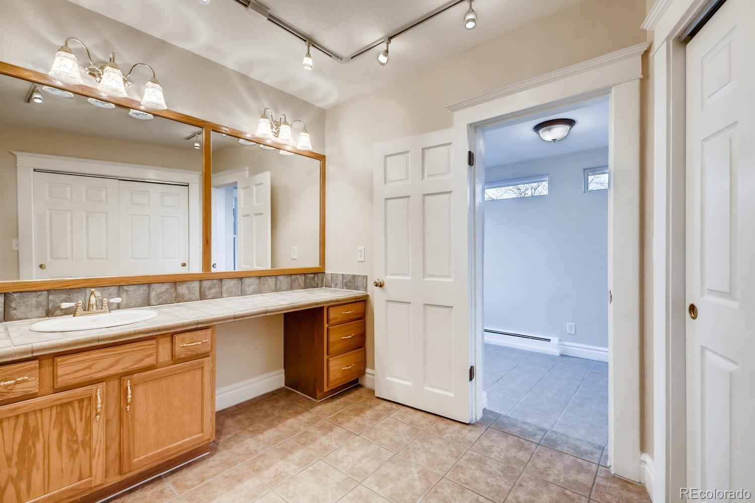 MLS Image #15 for 1634  steele street,denver, Colorado