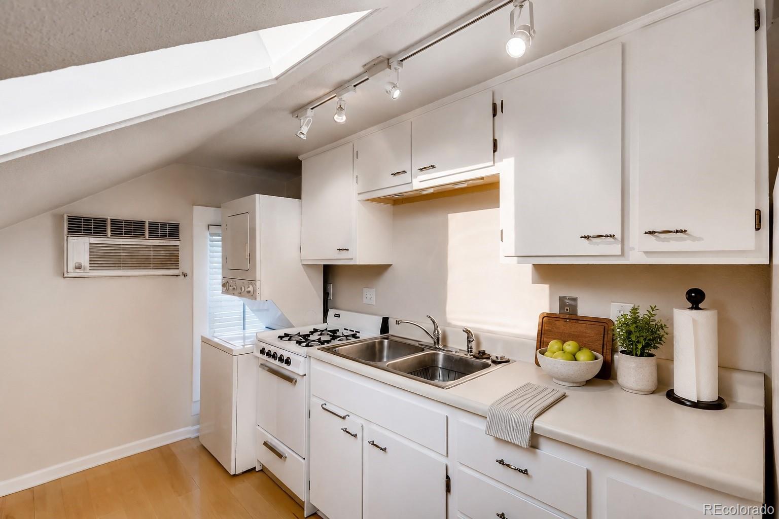 MLS Image #25 for 1634  steele street,denver, Colorado