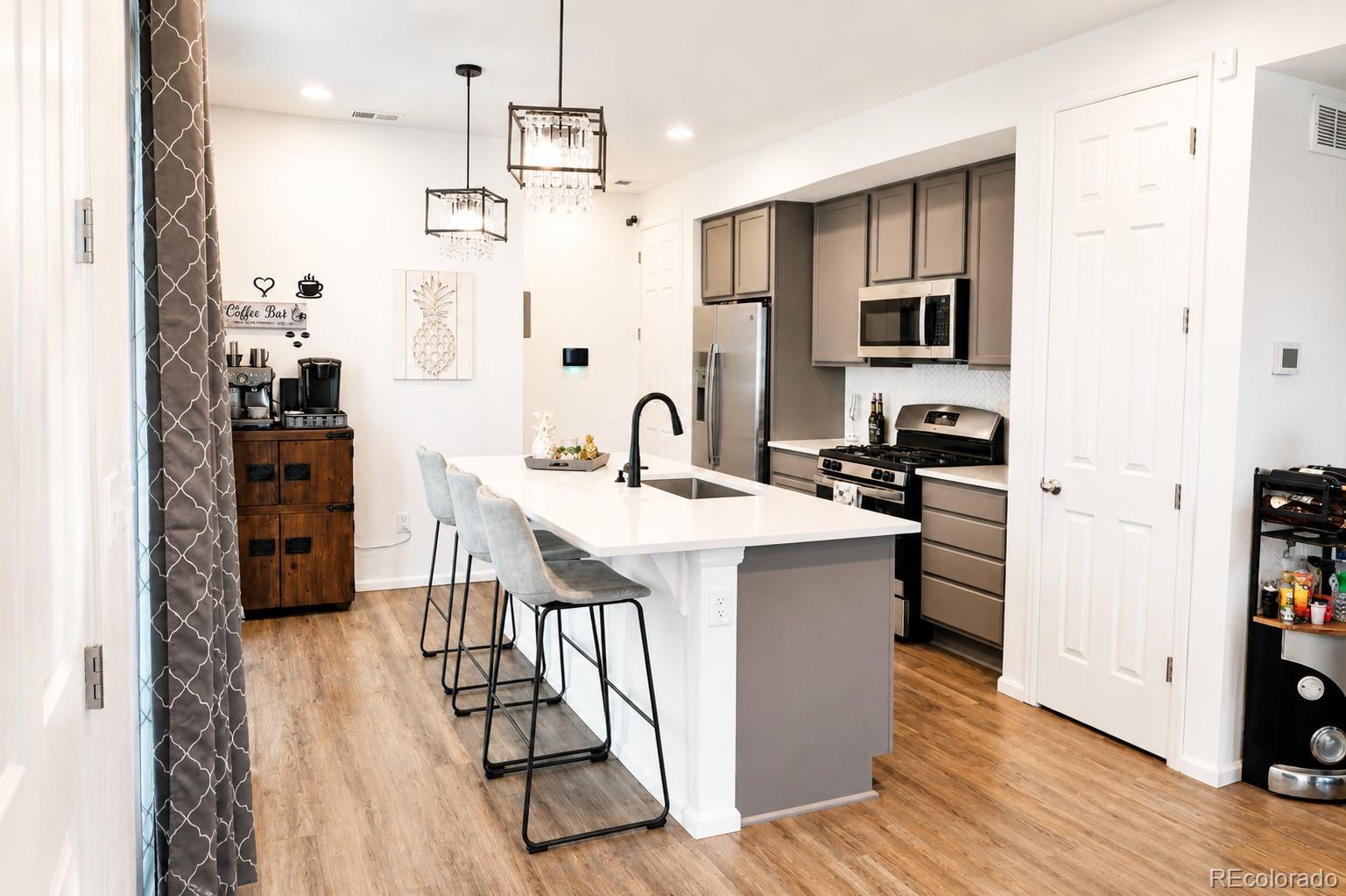 MLS Image #10 for 24245 e 41st avenue,aurora, Colorado