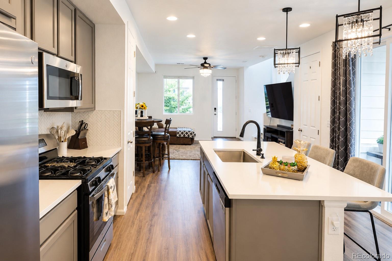 MLS Image #13 for 24245 e 41st avenue,aurora, Colorado
