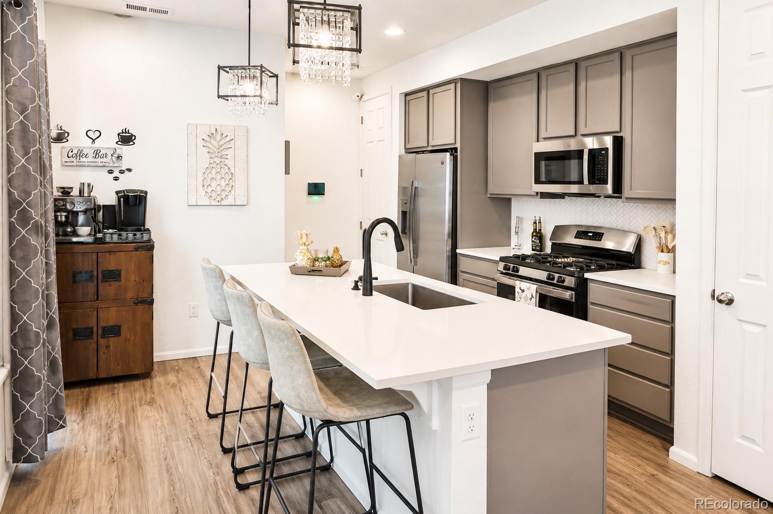 MLS Image #8 for 24245 e 41st avenue,aurora, Colorado
