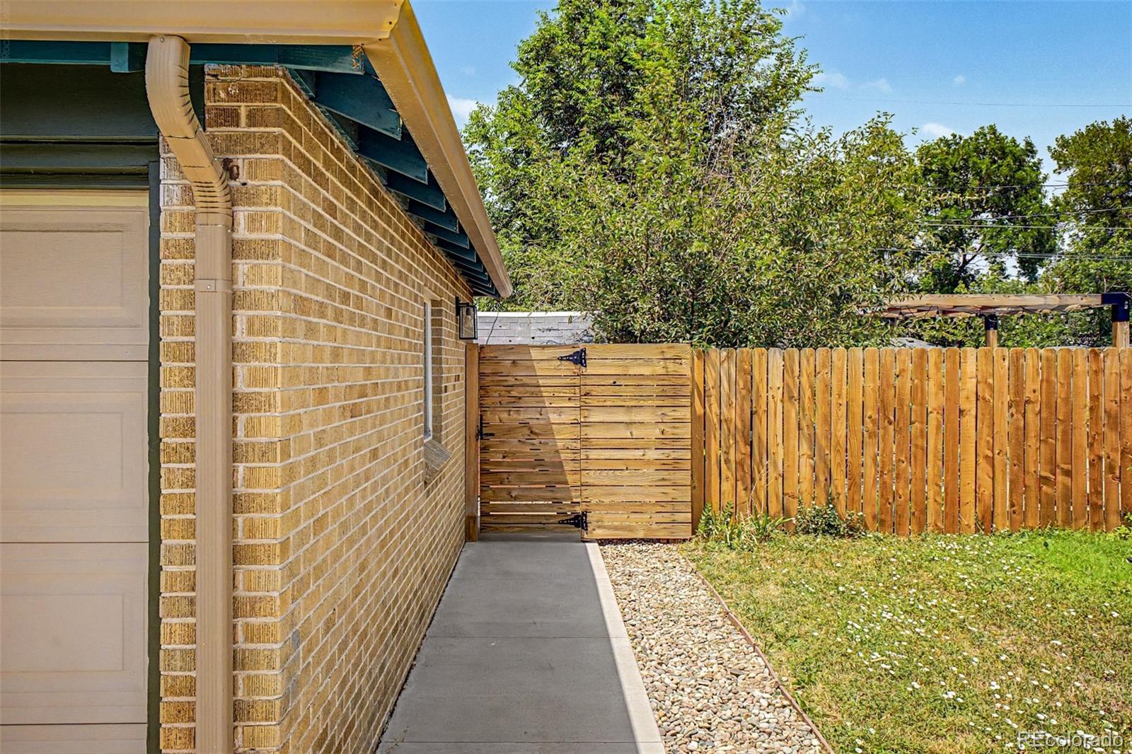 MLS Image #33 for 3025  richard allen court,denver, Colorado