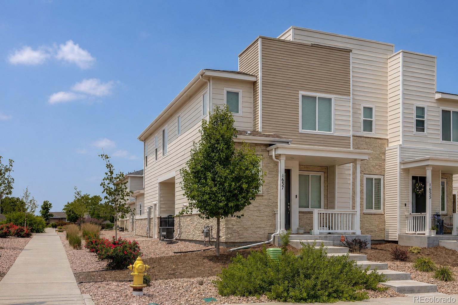 MLS Image #2 for 1657 s andes way,aurora, Colorado