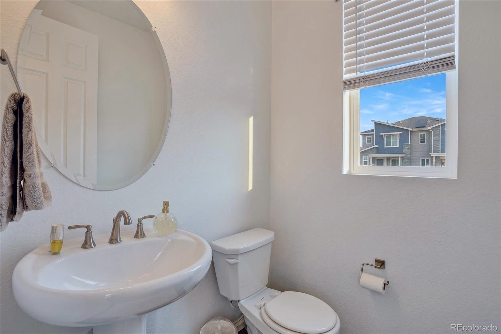 MLS Image #9 for 1657 s andes way,aurora, Colorado