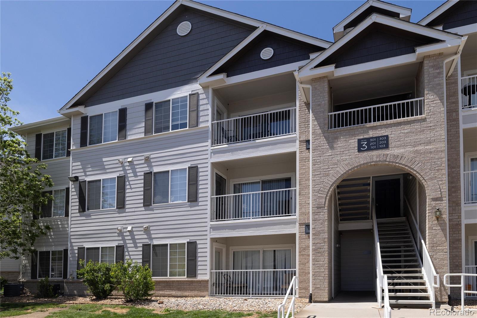 MLS Image #0 for 15700 e jamison drive,englewood, Colorado