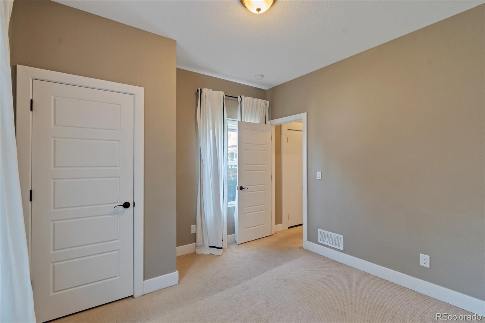 MLS Image #21 for 1581 s ogden street,denver, Colorado