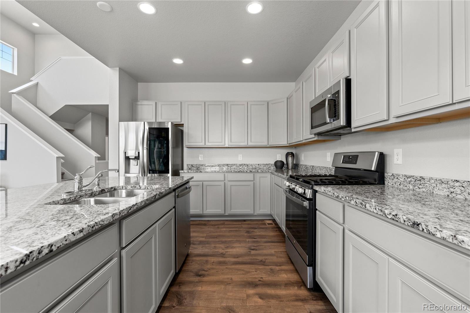 MLS Image #10 for 7013 s uriah street,aurora, Colorado