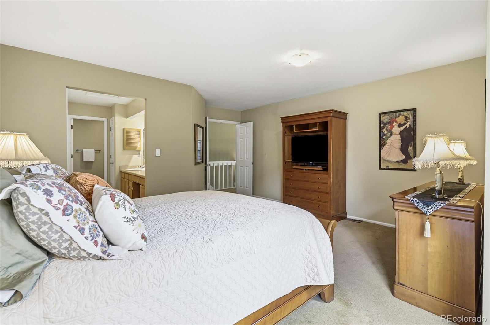MLS Image #26 for 1570 s roslyn street,denver, Colorado