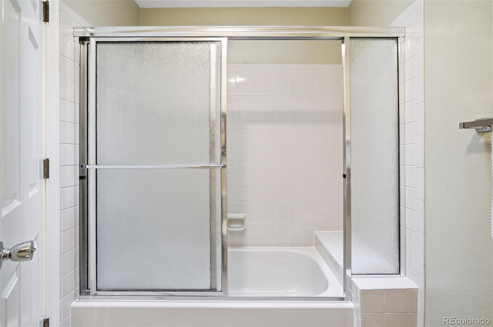 MLS Image #29 for 1570 s roslyn street,denver, Colorado