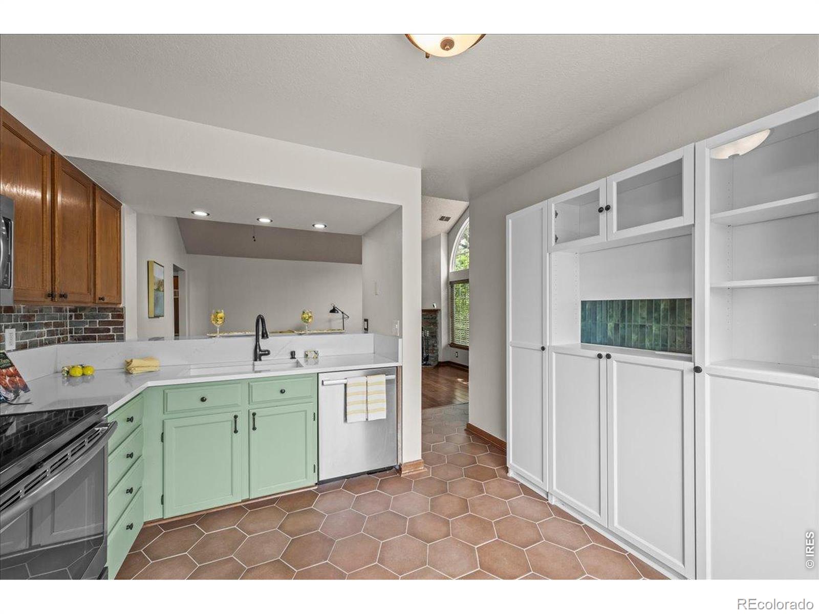 MLS Image #11 for 989 s miller street 204,lakewood, Colorado