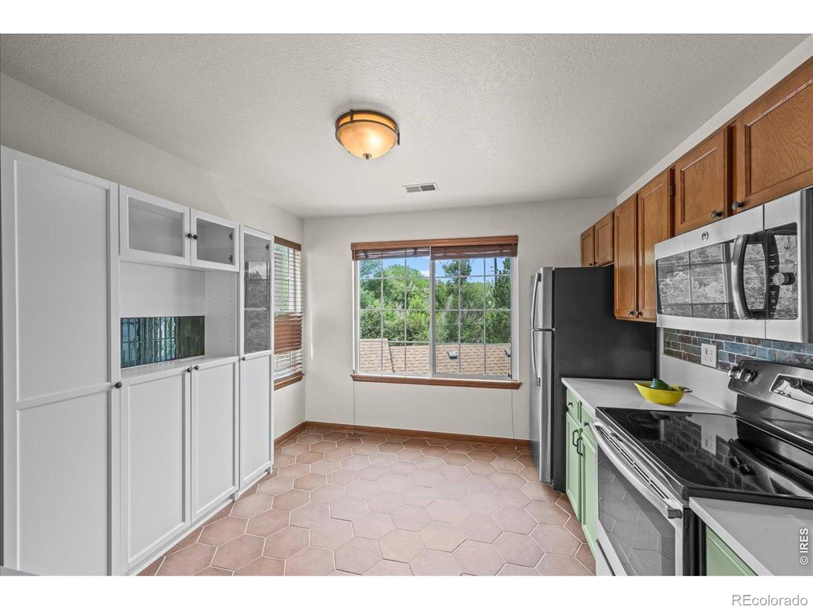 MLS Image #7 for 989 s miller street 204,lakewood, Colorado