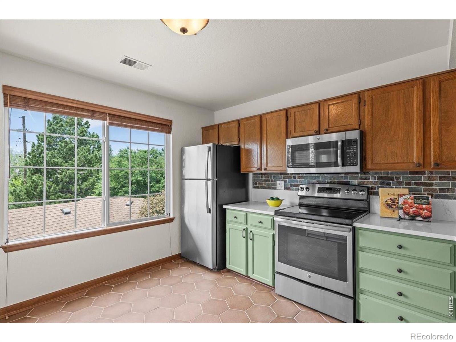 MLS Image #9 for 989 s miller street 204,lakewood, Colorado