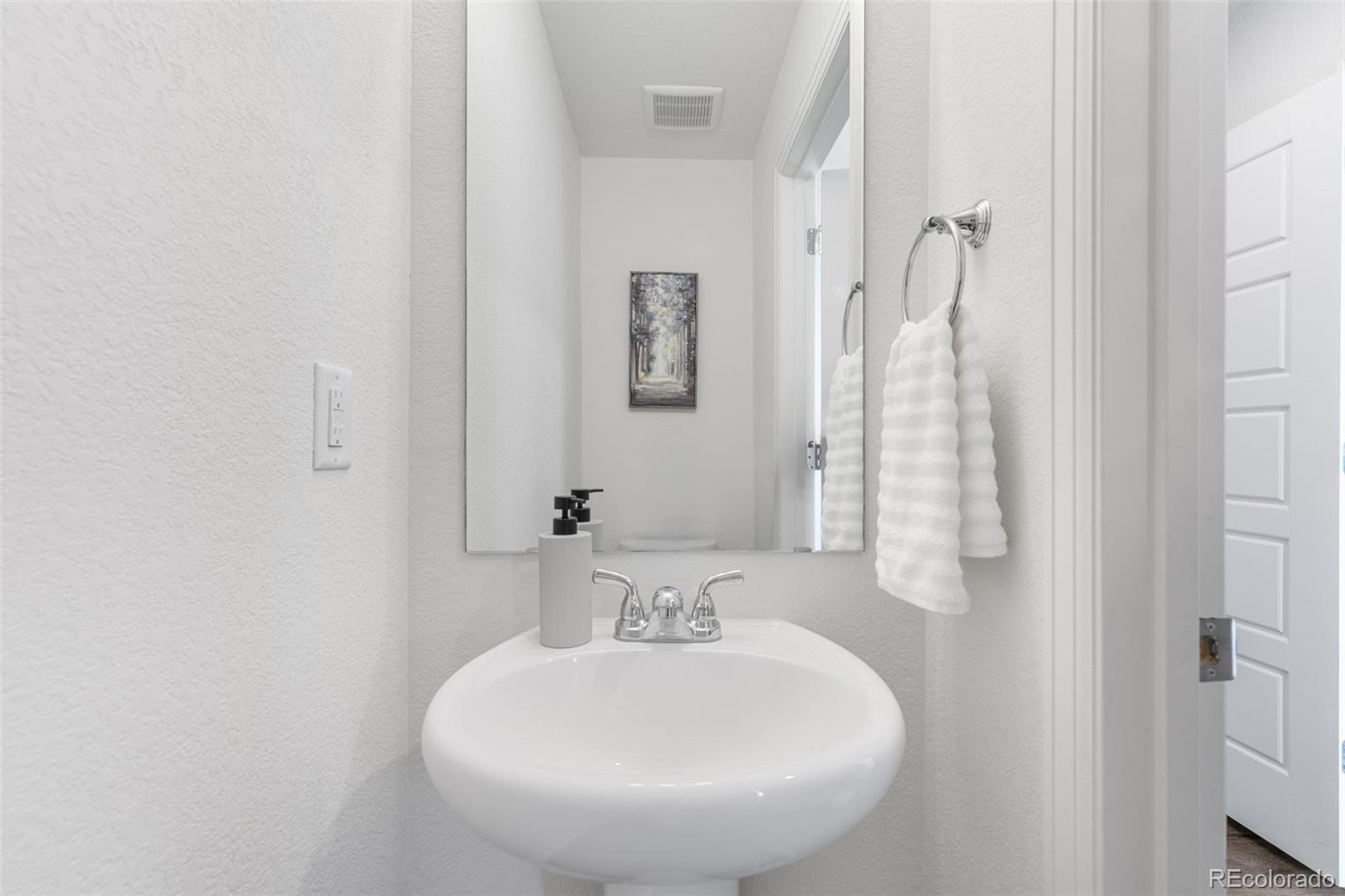 MLS Image #8 for 18260 e 51st place,denver, Colorado