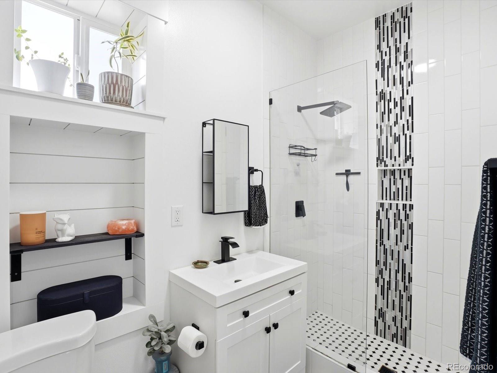 MLS Image #14 for 272 s meade street,denver, Colorado