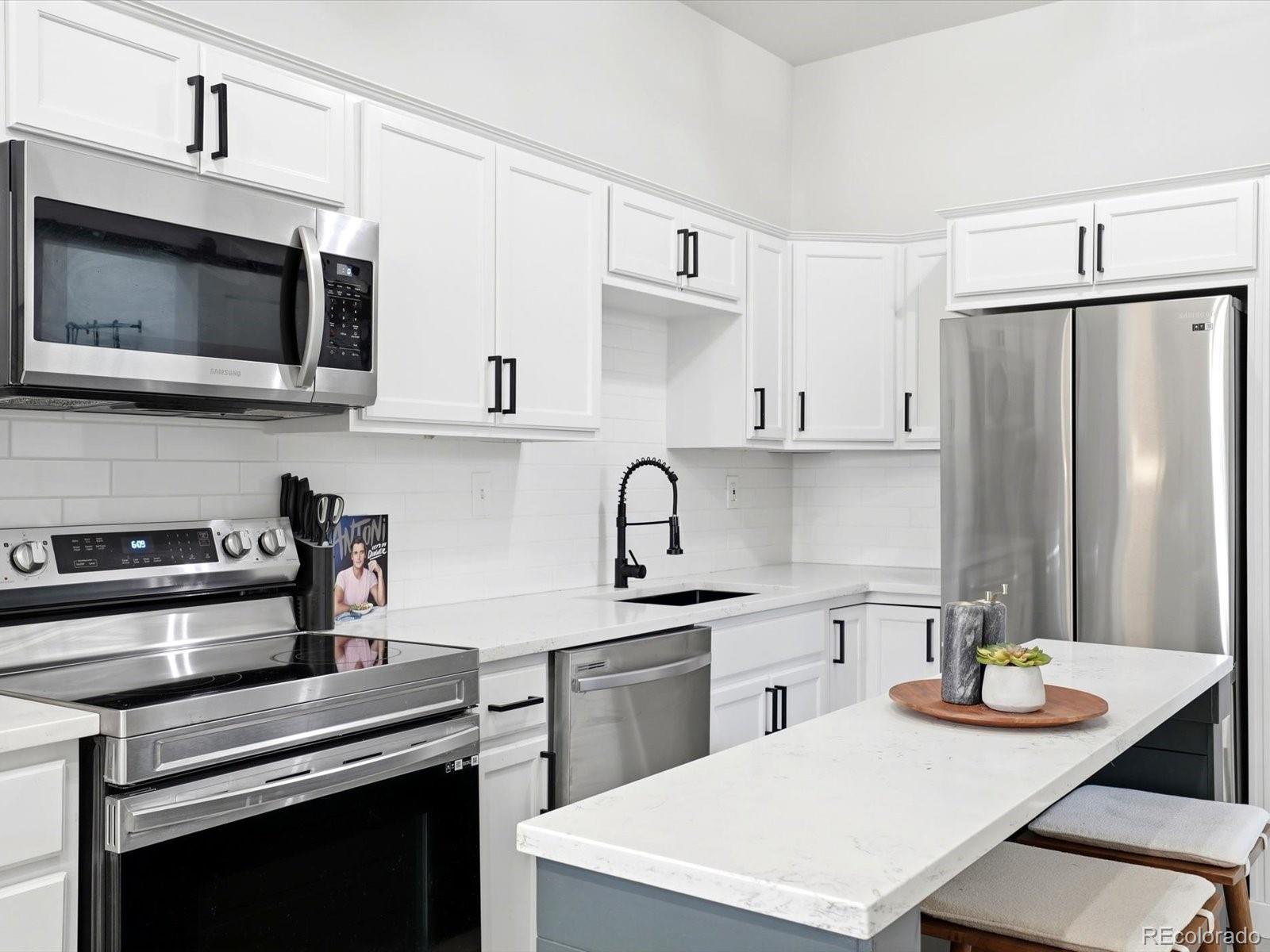 MLS Image #7 for 272 s meade street,denver, Colorado
