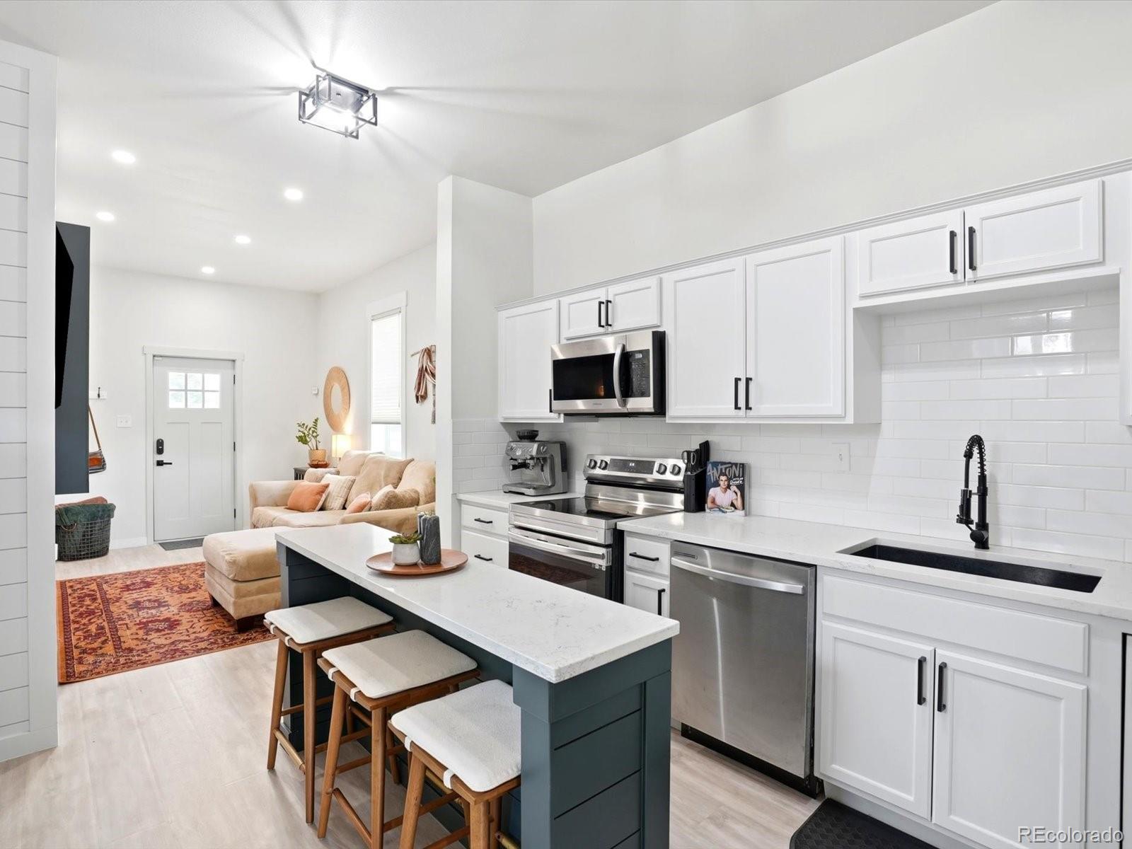 MLS Image #8 for 272 s meade street,denver, Colorado