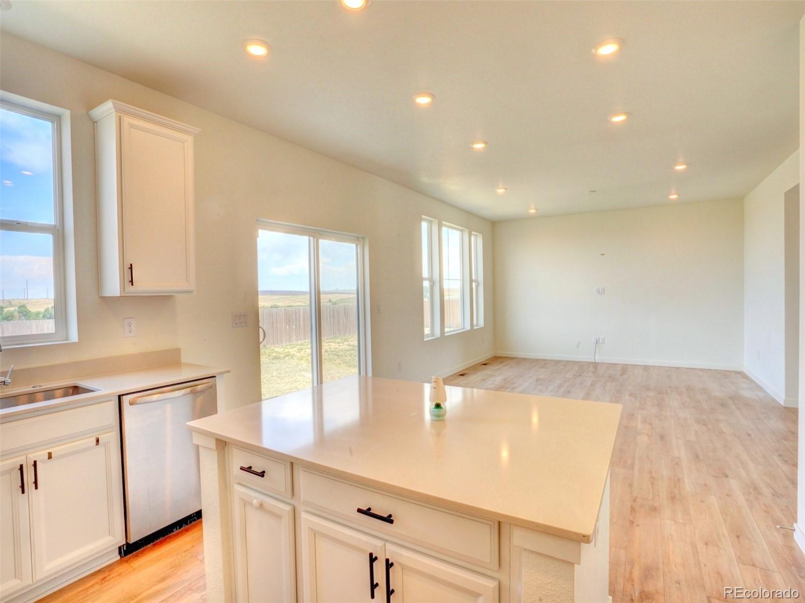 MLS Image #12 for 797  harvard street,johnstown, Colorado