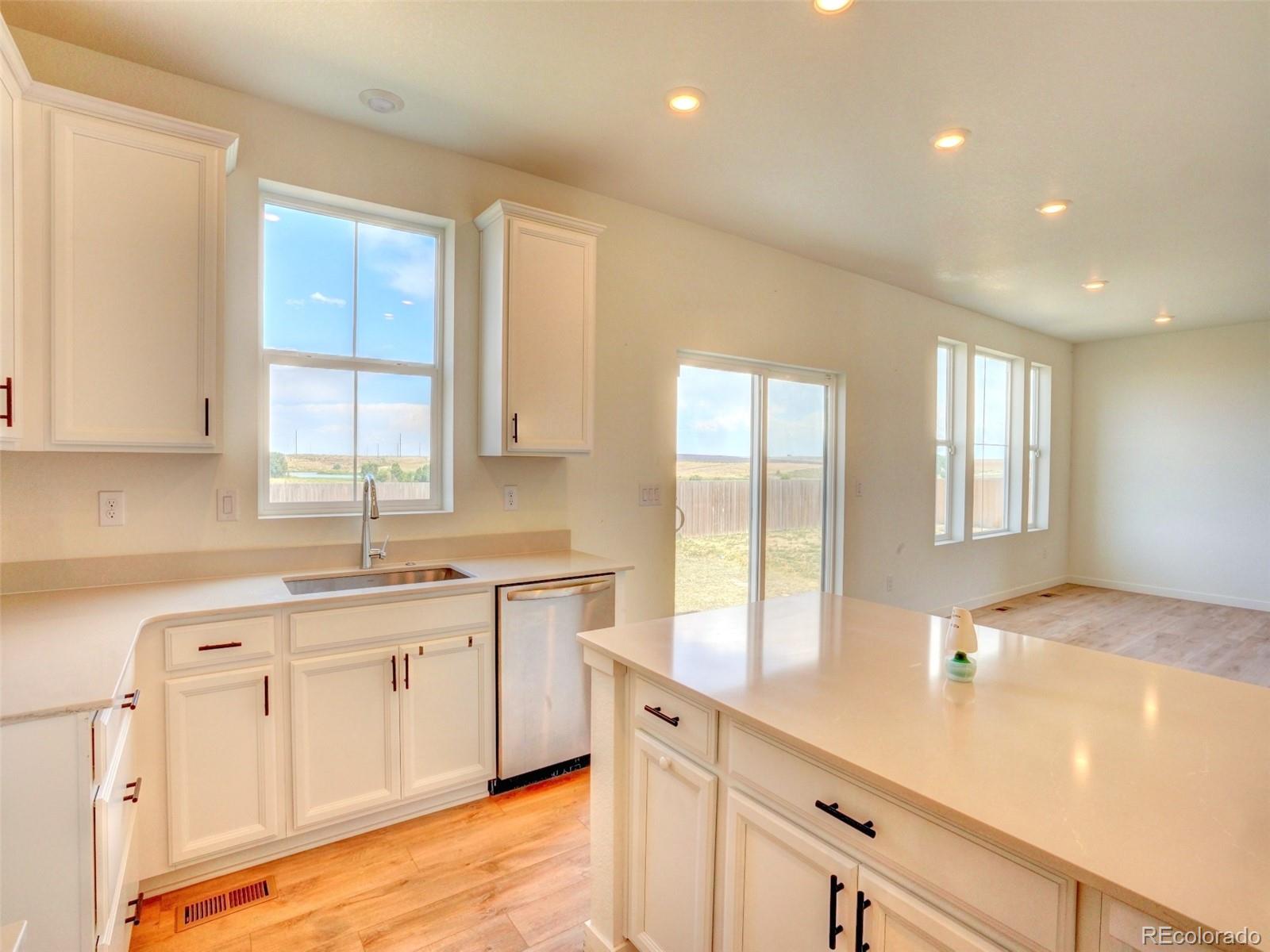 MLS Image #13 for 797  harvard street,johnstown, Colorado