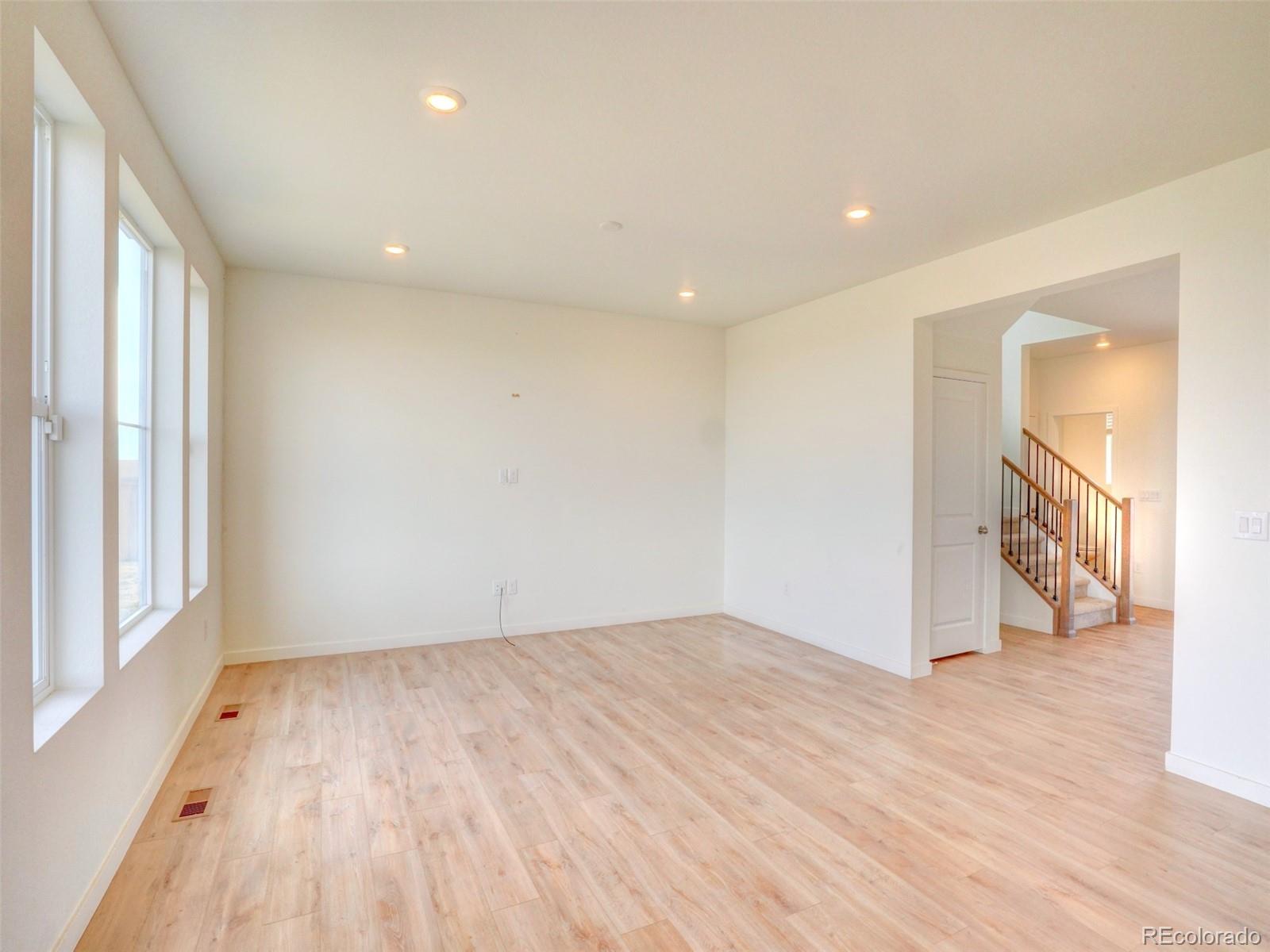 MLS Image #16 for 797  harvard street,johnstown, Colorado