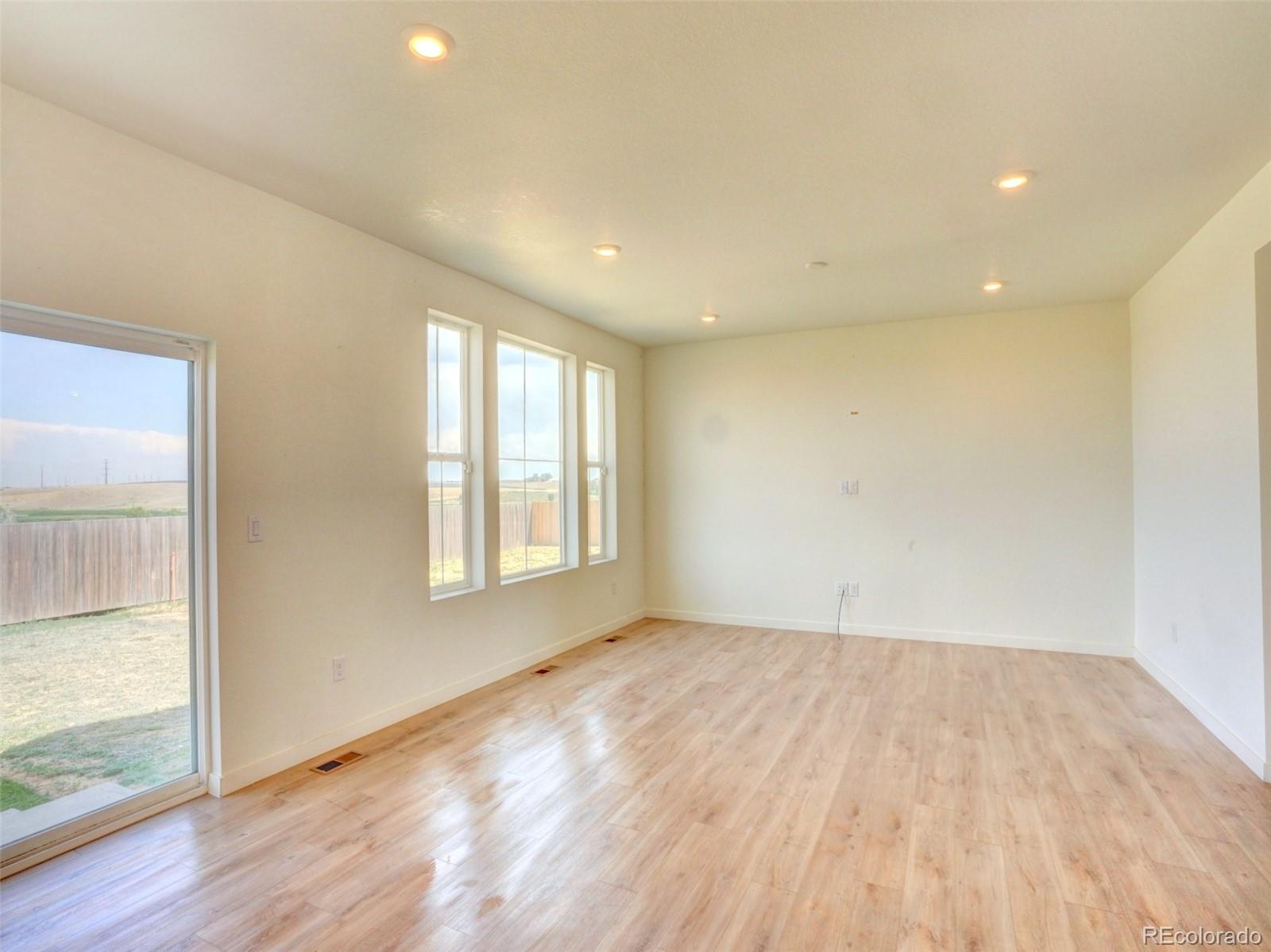 MLS Image #17 for 797  harvard street,johnstown, Colorado