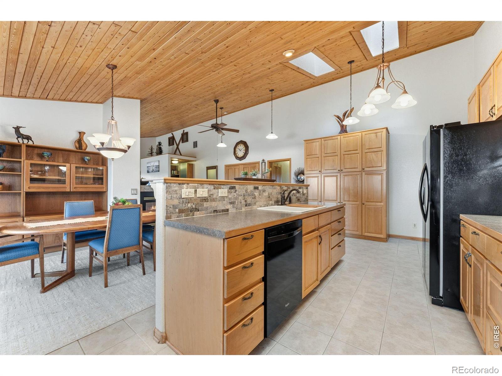MLS Image #13 for 167  rawah court,livermore, Colorado