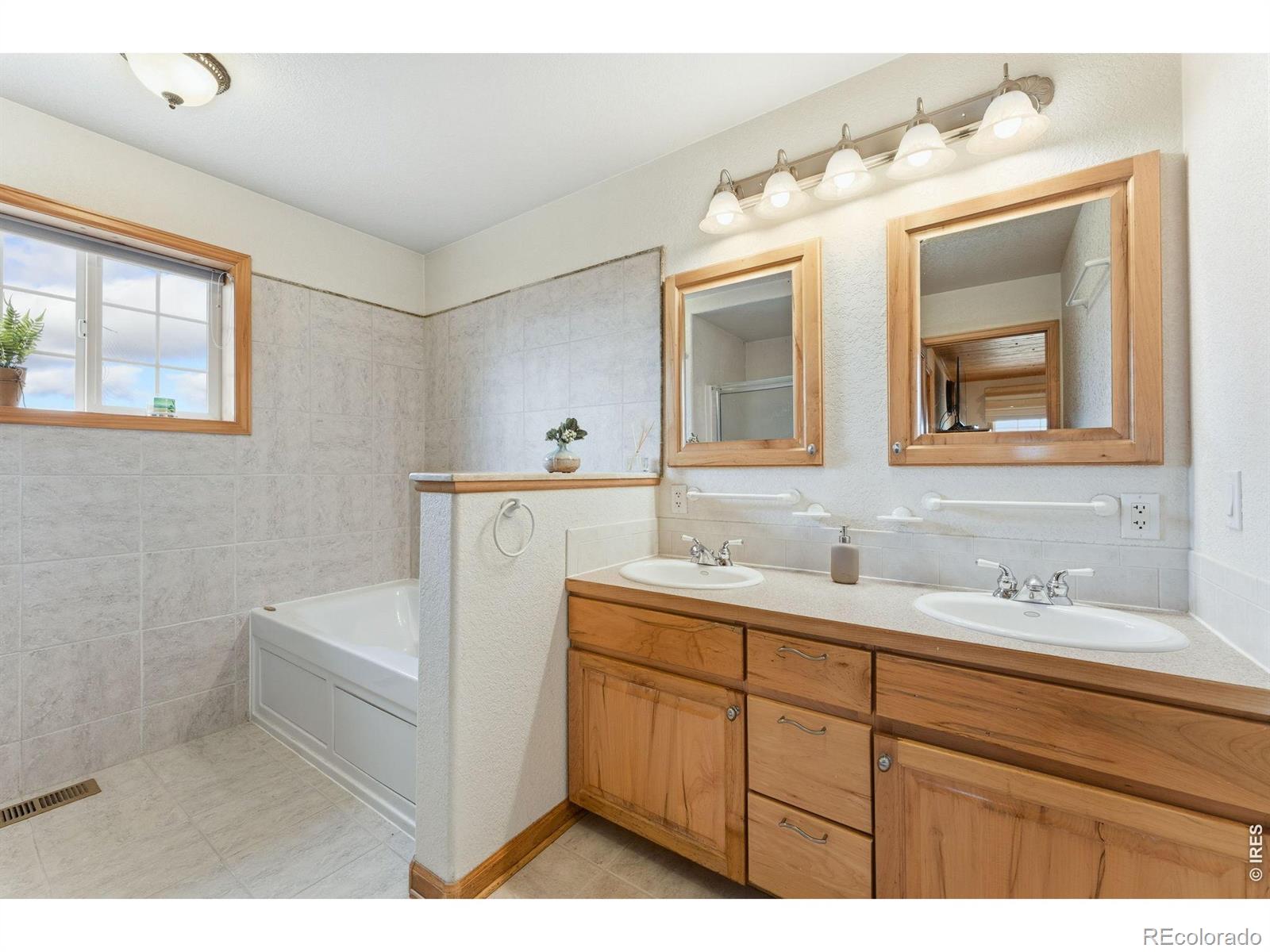 MLS Image #15 for 167  rawah court,livermore, Colorado