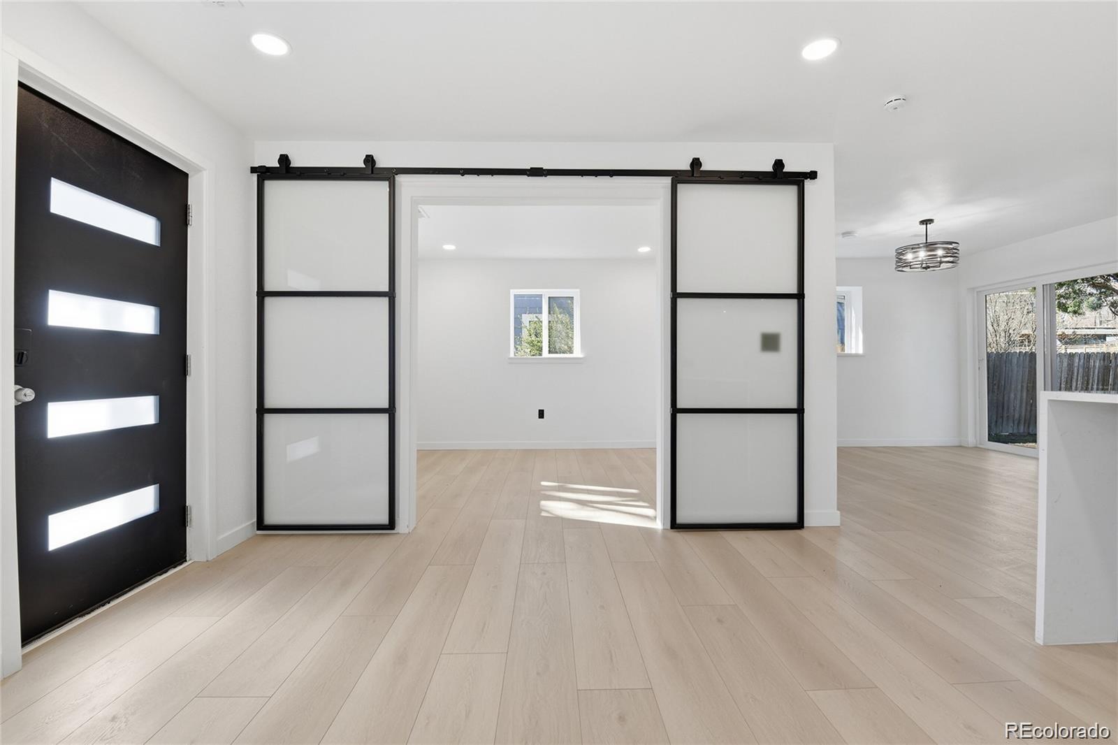 MLS Image #10 for 1431 s glencoe street,denver, Colorado