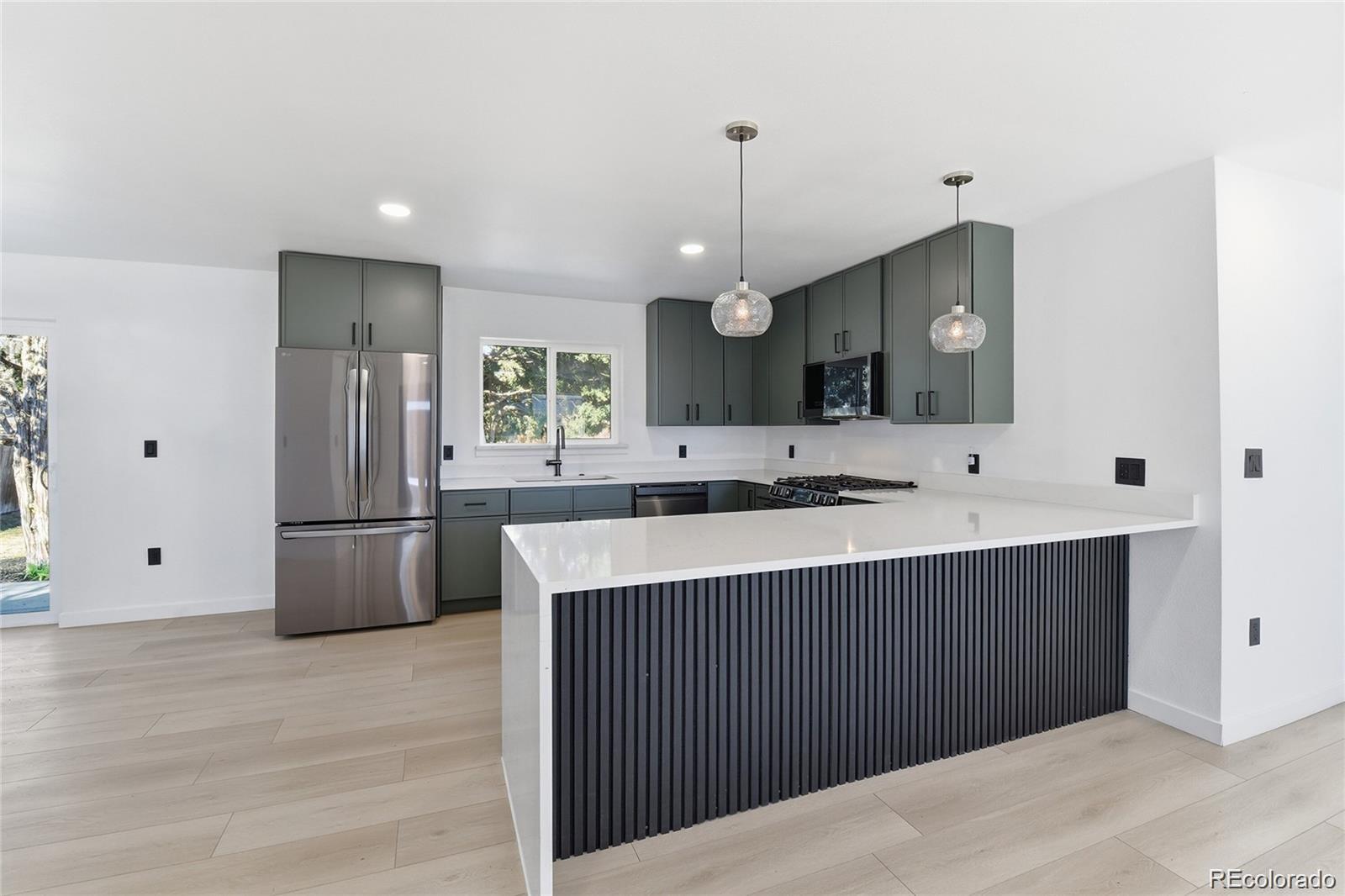 MLS Image #13 for 1431 s glencoe street,denver, Colorado