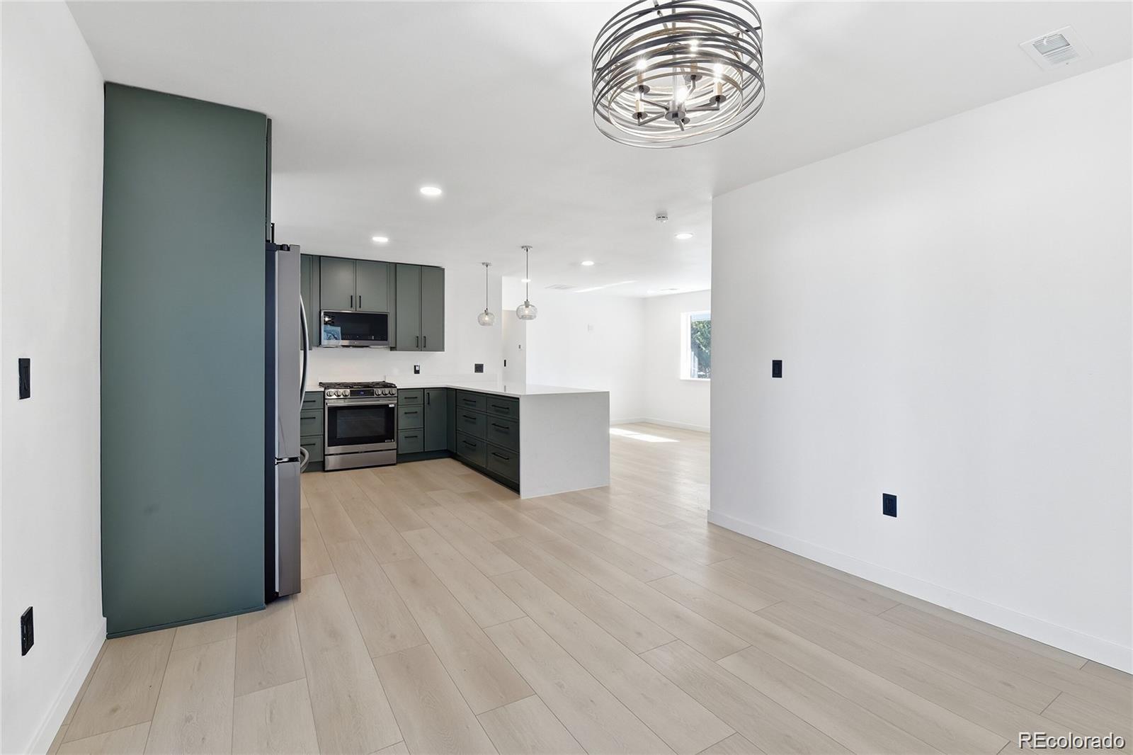 MLS Image #19 for 1431 s glencoe street,denver, Colorado
