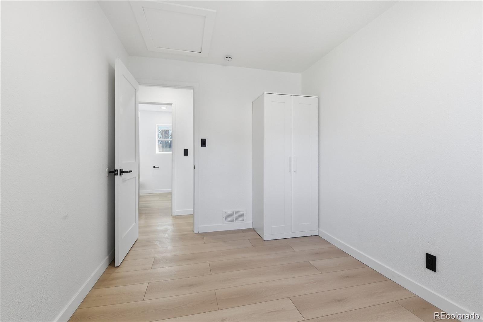 MLS Image #29 for 1431 s glencoe street,denver, Colorado