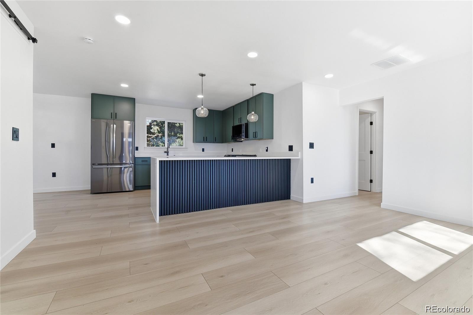 MLS Image #7 for 1431 s glencoe street,denver, Colorado