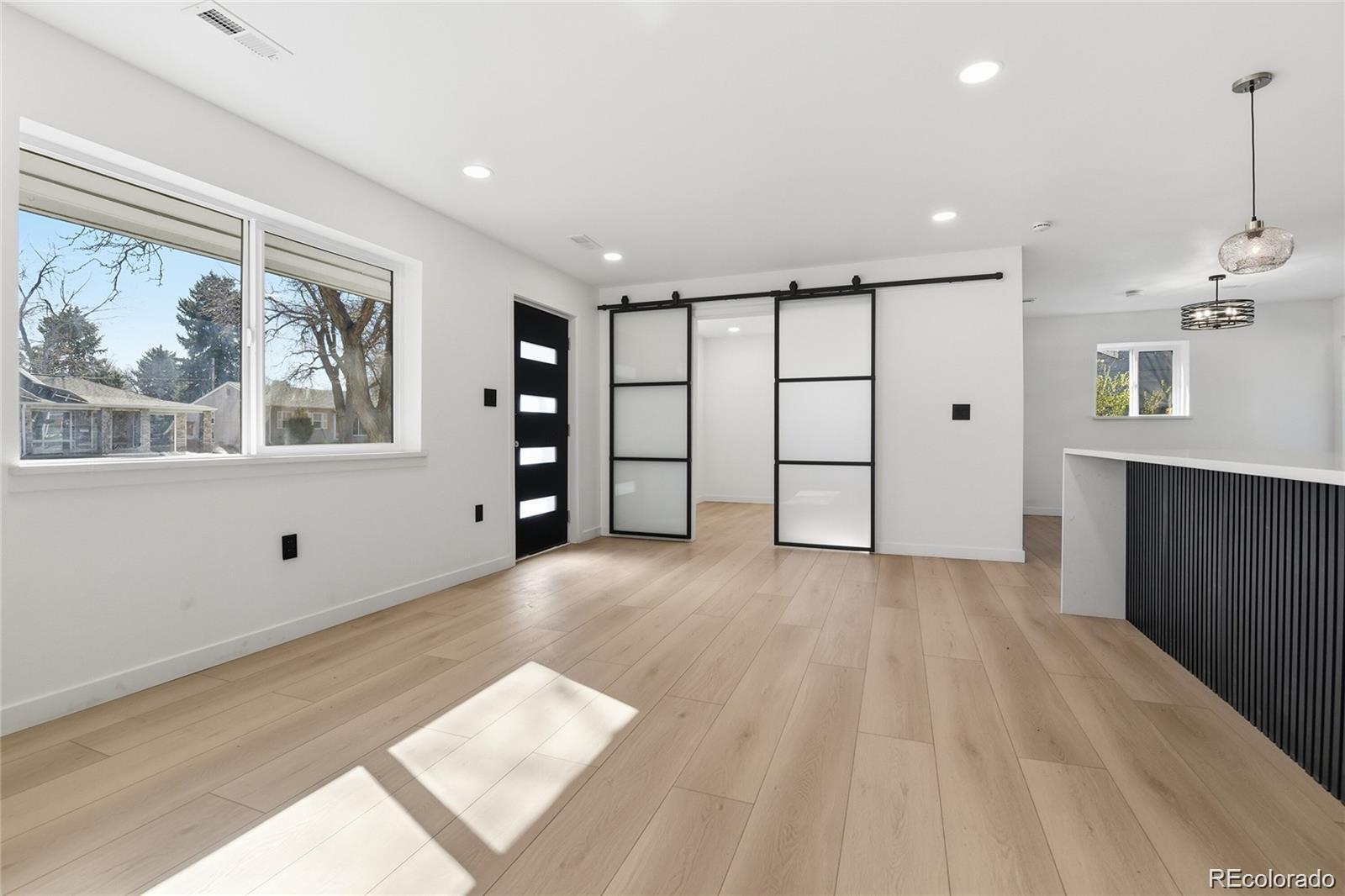 MLS Image #8 for 1431 s glencoe street,denver, Colorado