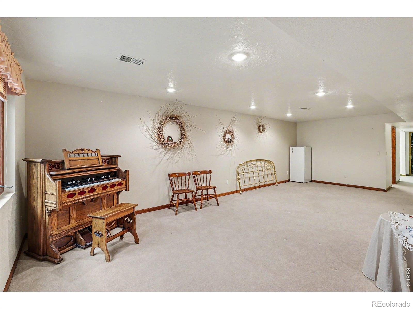 MLS Image #21 for 2010  46th avenue,greeley, Colorado