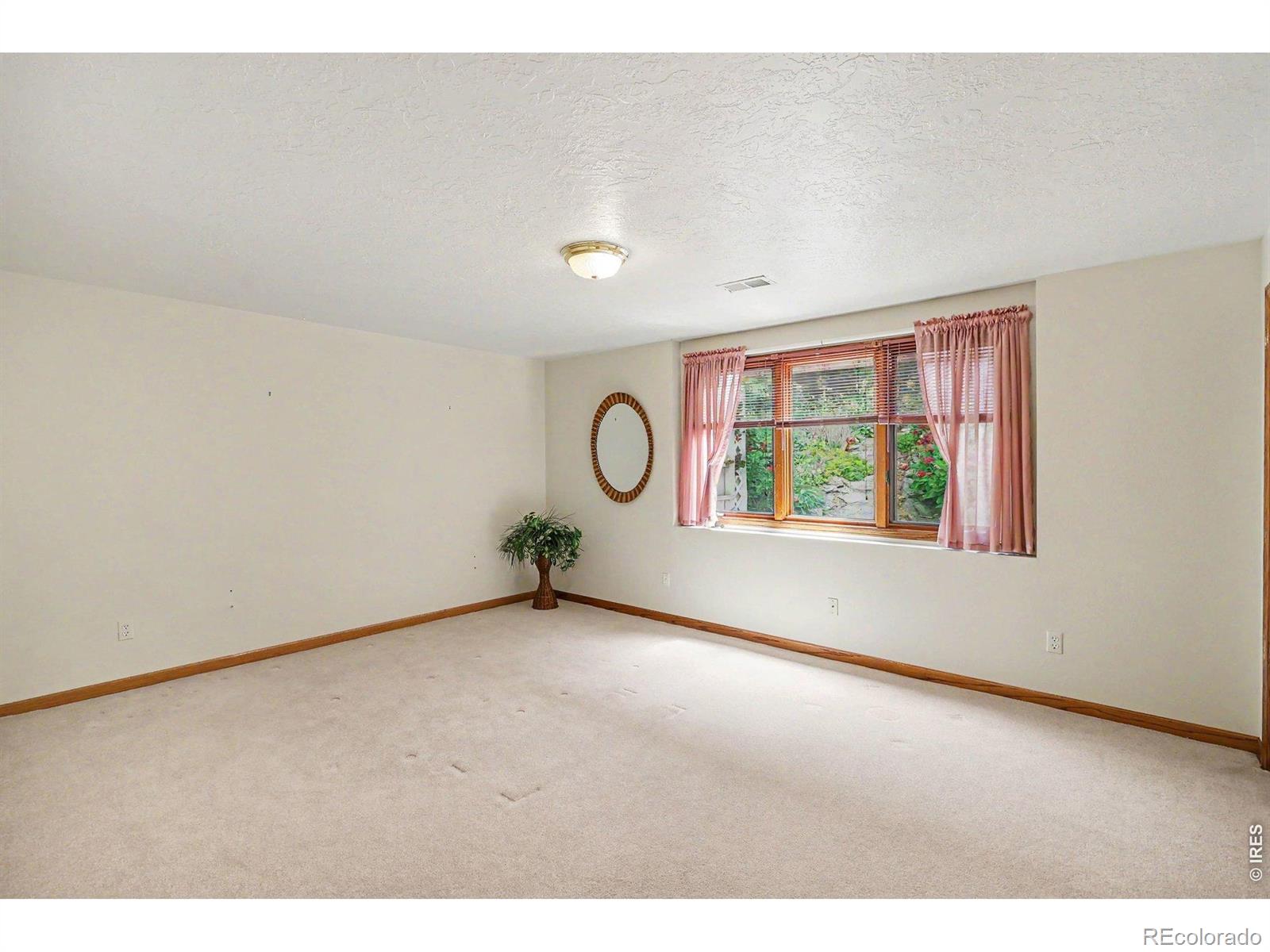 MLS Image #24 for 2010  46th avenue,greeley, Colorado