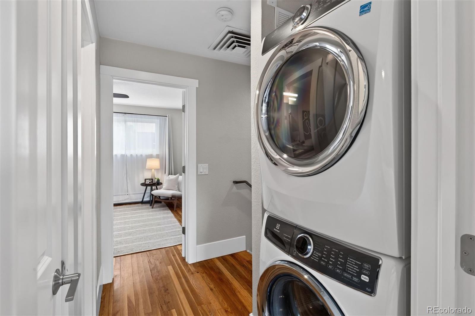 MLS Image #20 for 6831 e ithaca place,denver, Colorado