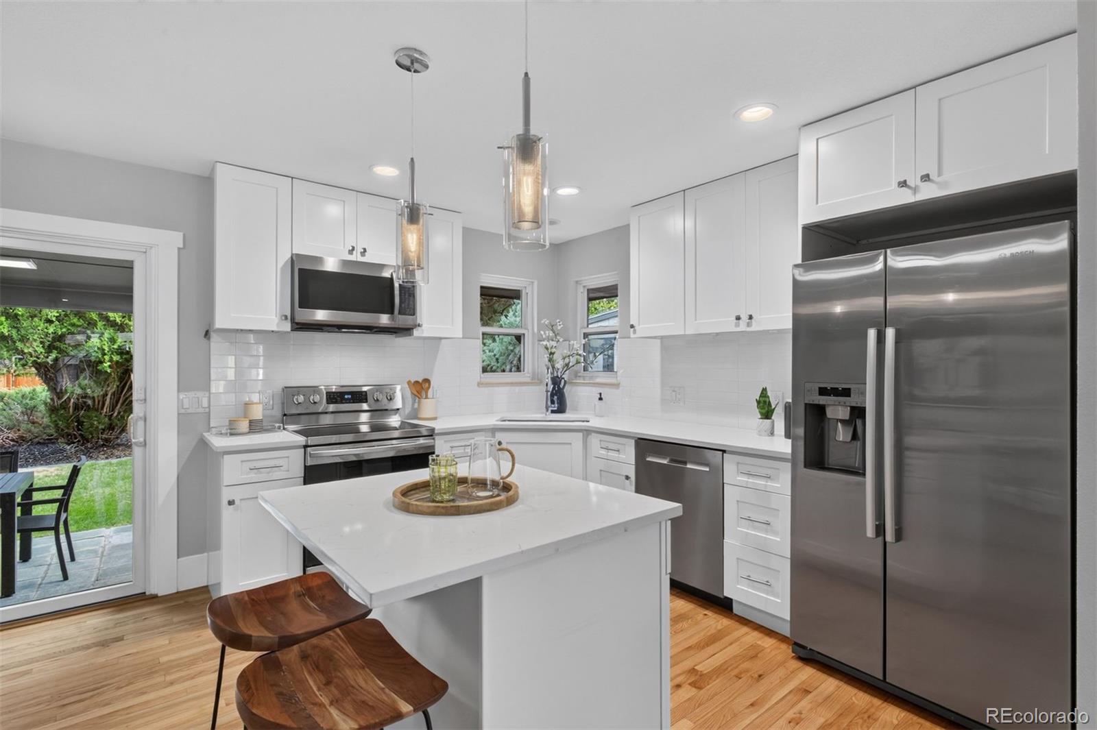 MLS Image #4 for 6831 e ithaca place,denver, Colorado